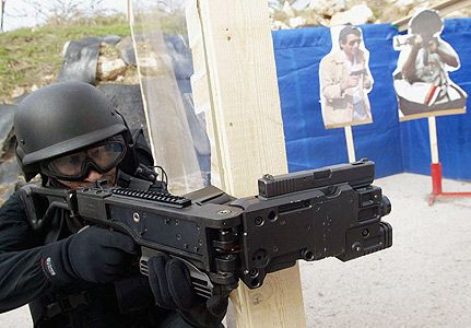 Топик: A new weapon shooting from behind a corner is invented in Israel