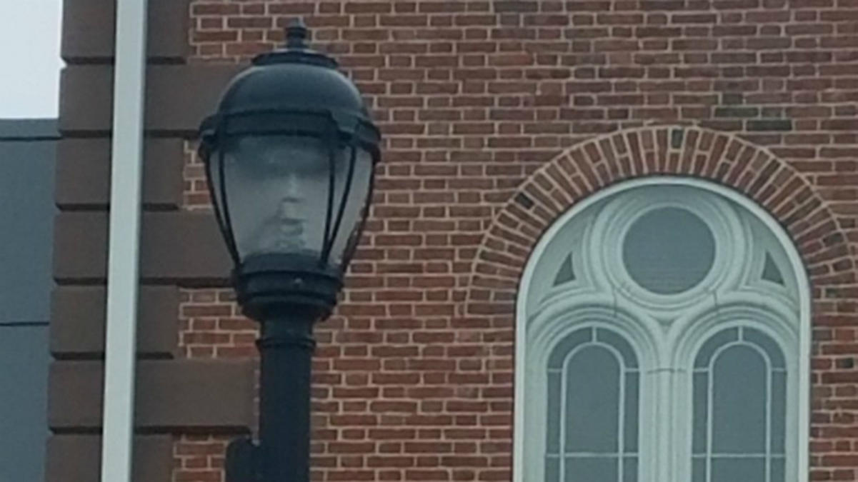 Salem Mayor Posted A Photo Of 'haunted' Lamp Outside Judicial Center