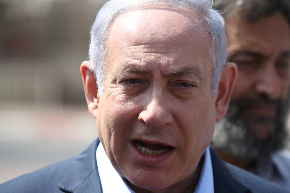 Netanyahu visits Sderot (Photo: Ilan Assayag/Haaretz/Pool)