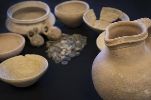 Some of the items that were recovered (Photo Yoli Schwartz, Antiquities Authority)