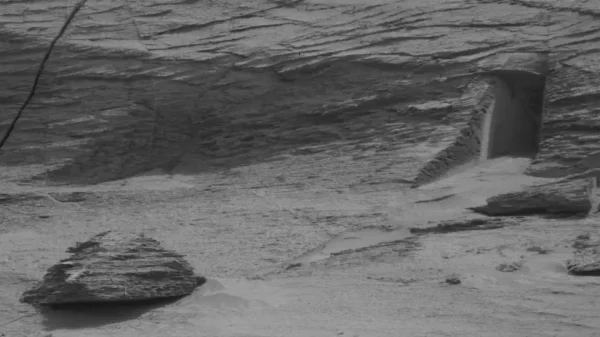 Nasa pictured DOOR on Mars