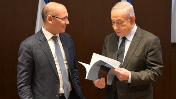 Prime Minister Benjamin Netanyahu with BOI Governor Prof. Amir Yaron.
